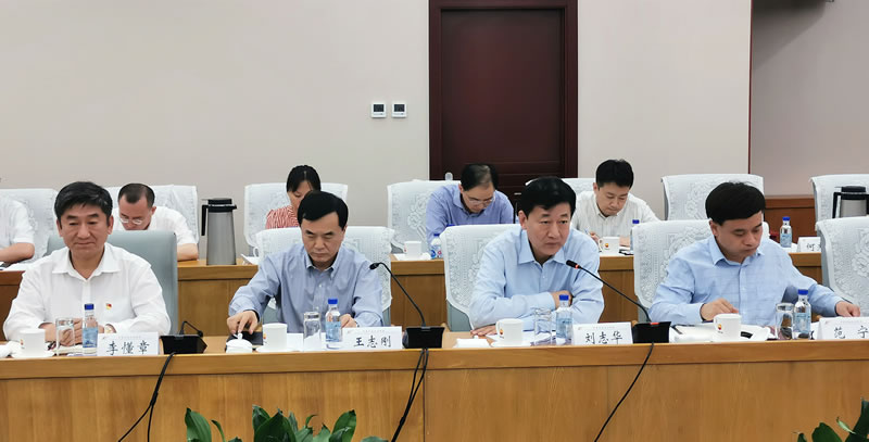 �й�ʯ����ҵЭ�ᡰ�����������μ�ʹ������������롰�ĸ�ڹ�͡���λʵ������ֻ��ٿ���λʵ����������������ɫ����