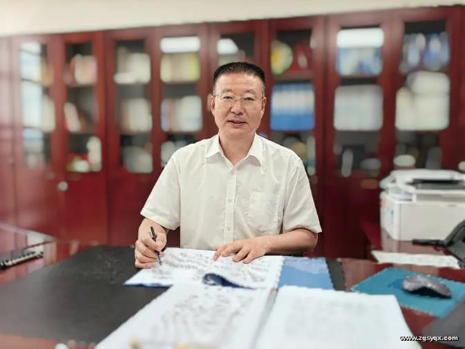 �Ի������ͣ��ƶ����ų�Ϊ��������ɫת�ͷ�չʾ����ҵ