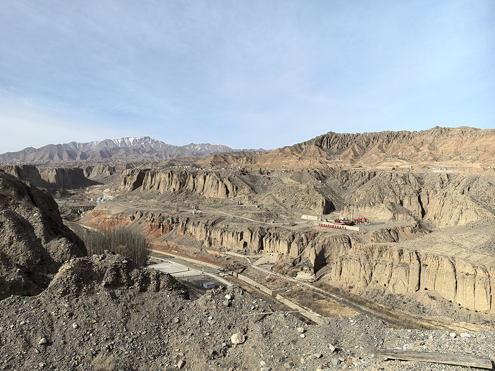 ����ң�����ʯ�ͱ���־������ɽ�Ӿ�γƪ