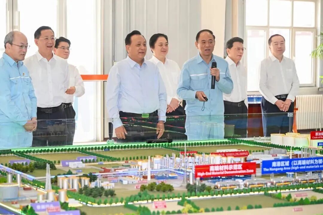 �й�ʯ�����³���������פ����ҵ����