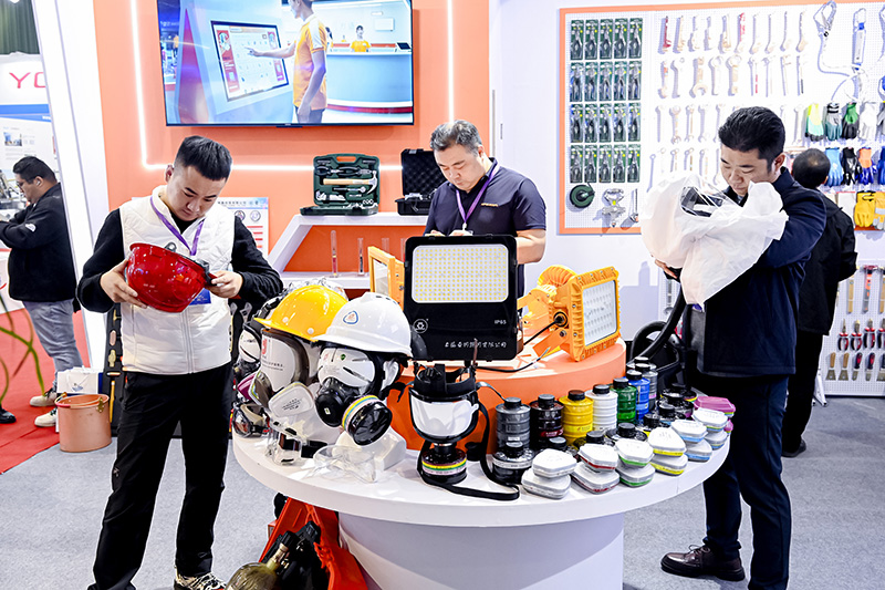 ���Ľ�ʯ��ʯ�����ʲɹ��빩Ӧ���������½�������ھ���Ļ