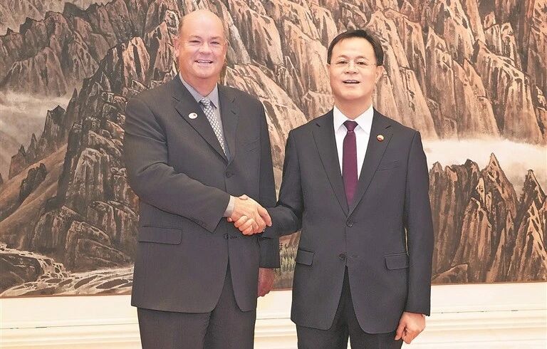 �й�ʯ���ܾ������Ļ�������ƹ�˾���³�����ϯִ�й�